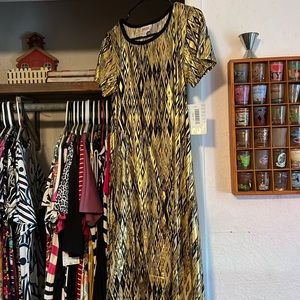 New with tags elegant  XS lularoe Carly